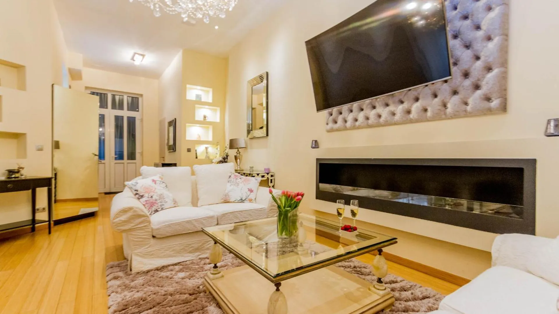 Principe Luxury Suite Next To Parliament location